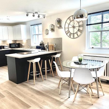 Stylish Central 2 Bedroom Apartment - Free Parking, Free Wifi Orkney Kültér fotó
