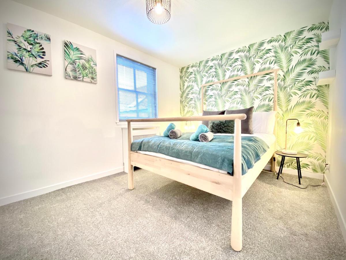 Stylish Central 2 Bedroom Apartment - Free Parking, Free Wifi Orkney Kültér fotó