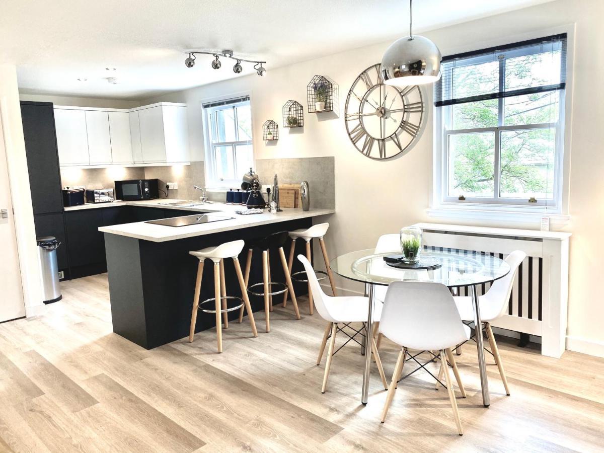 Stylish Central 2 Bedroom Apartment - Free Parking, Free Wifi Orkney Kültér fotó