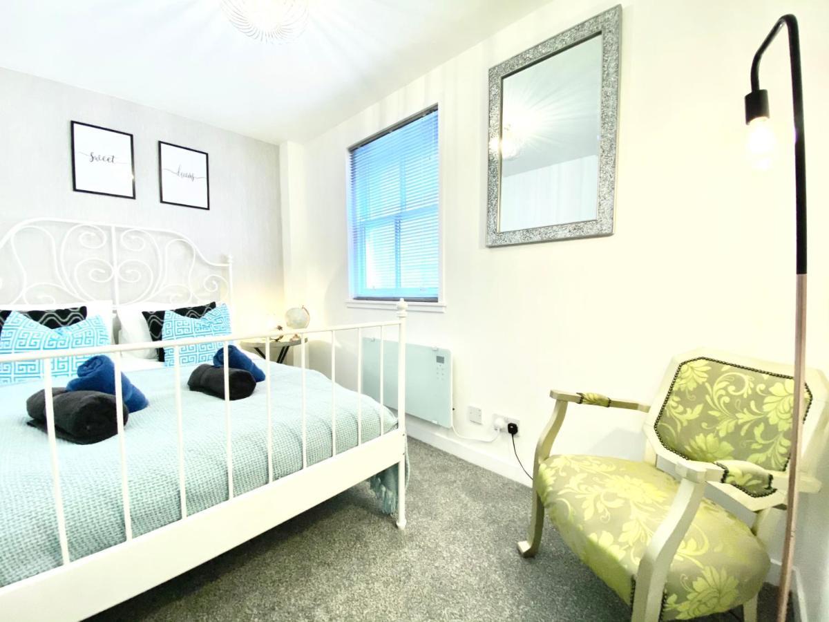 Stylish Central 2 Bedroom Apartment - Free Parking, Free Wifi Orkney Kültér fotó