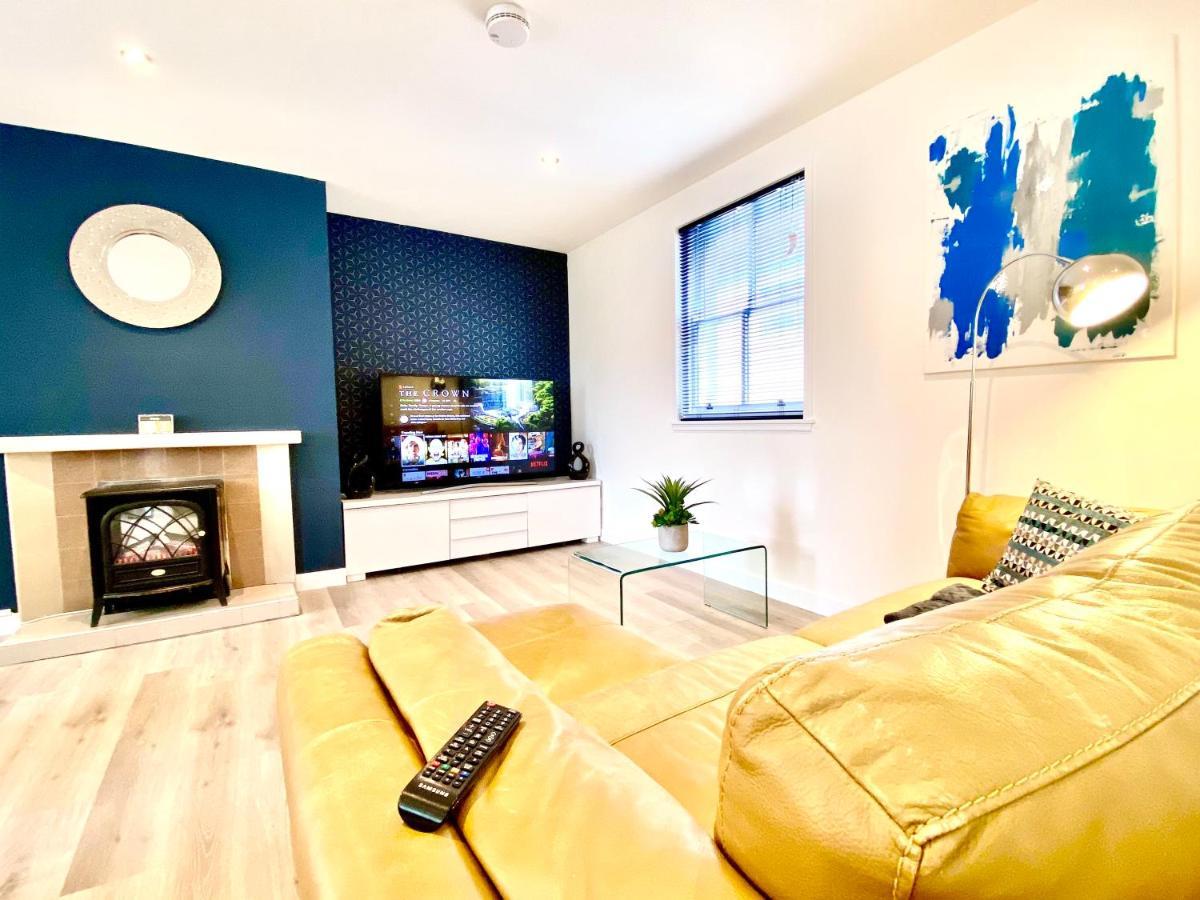 Stylish Central 2 Bedroom Apartment - Free Parking, Free Wifi Orkney Kültér fotó