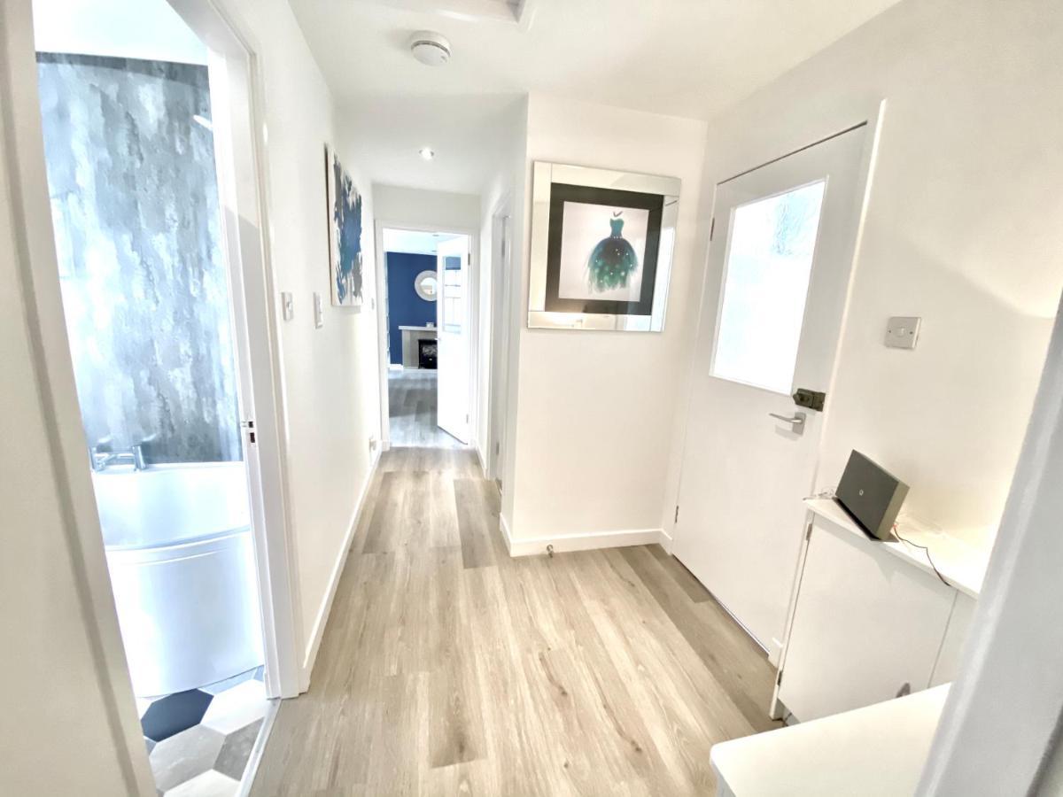 Stylish Central 2 Bedroom Apartment - Free Parking, Free Wifi Orkney Kültér fotó