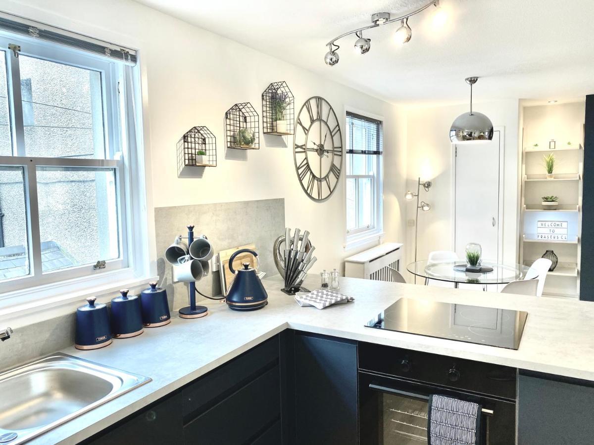Stylish Central 2 Bedroom Apartment - Free Parking, Free Wifi Orkney Kültér fotó