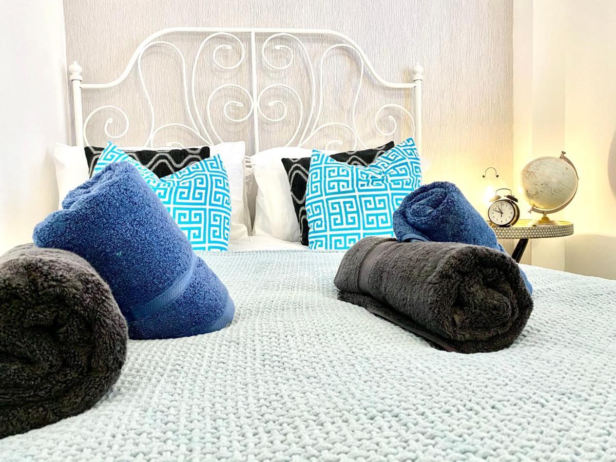 Stylish Central 2 Bedroom Apartment - Free Parking, Free Wifi Orkney Kültér fotó